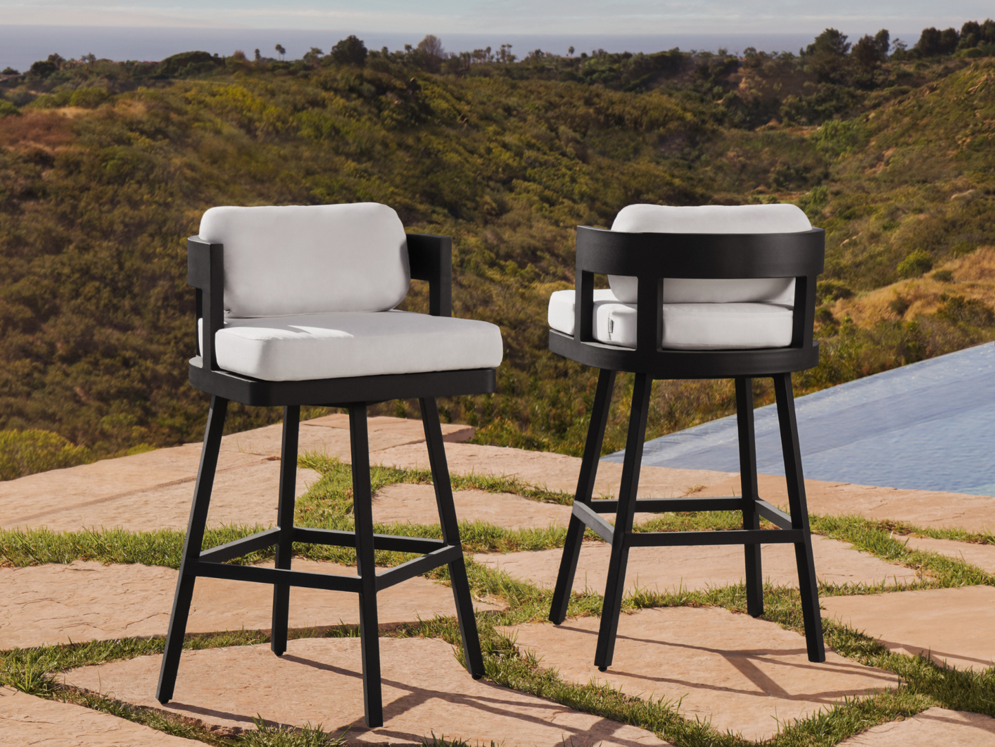 Santino® Outdoor Swivel Bar Stool